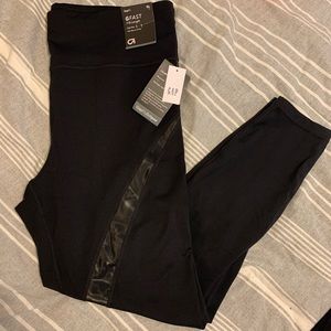 NWT black detail Gap GFast Eclipse Leggings